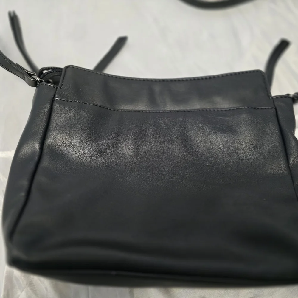 Simply Vera Vera Wang Black Textured Crossbody Bag - Picture 11 of 16